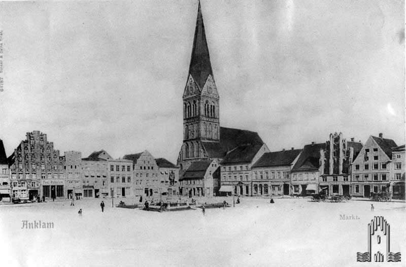 Anklam vor dem Krieg I Marktplatz I Der Dämmstoff I Foto V1591, Museum im Steintor, Anklam