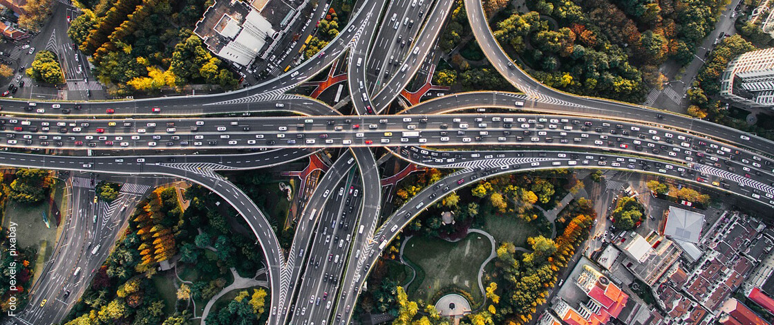 Header | Schallschutz mit Mineralwolle | Lärm auf der Autobahn | Der Dämmstoff | Foto von Pexels auf Pixabay